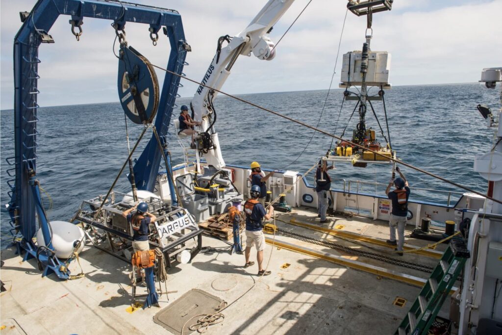 Prepping for Alien Oceans, NASA Goes Deep